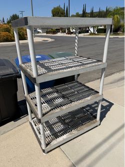 Free shelf
