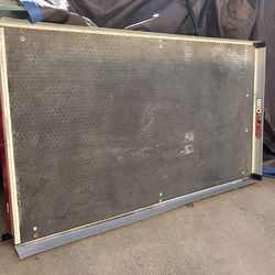 Bed slide for pickup