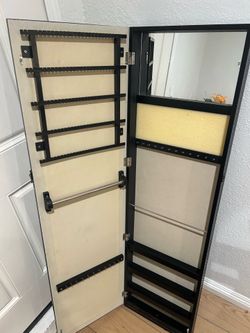 Jewelry mirror