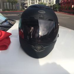 Bell full face XXL Transition shield worn 3 times some very minor scratches. Cost $600 will let go for $350 and that's a steal.