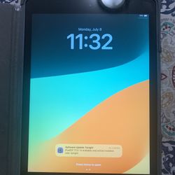 Apple iPad 6th Generation 128GB Unlocked Like New!