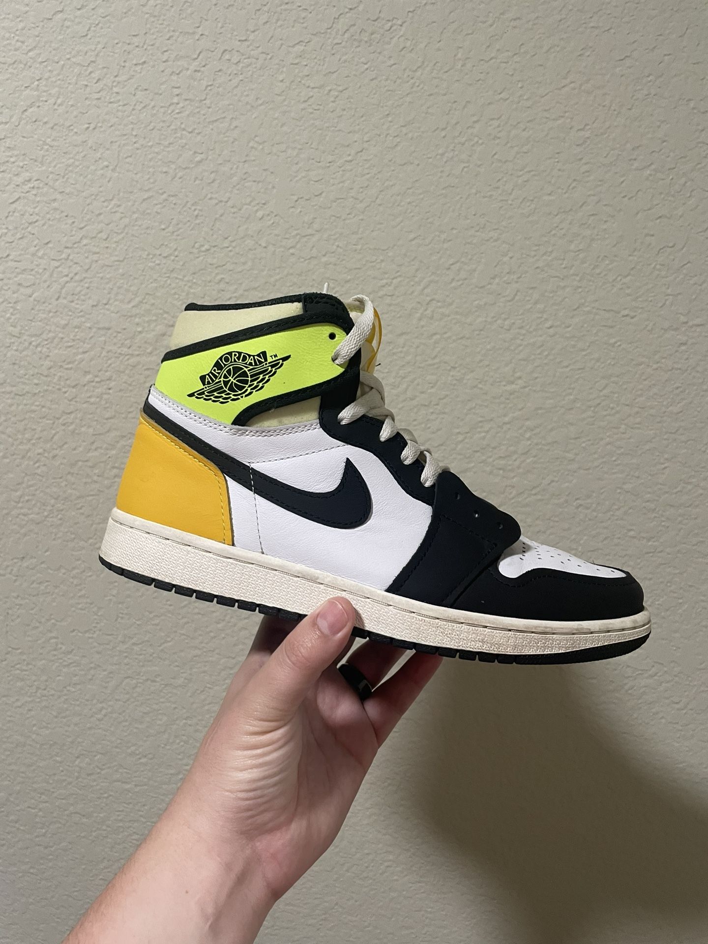 Jordan Retro 1 High Volt