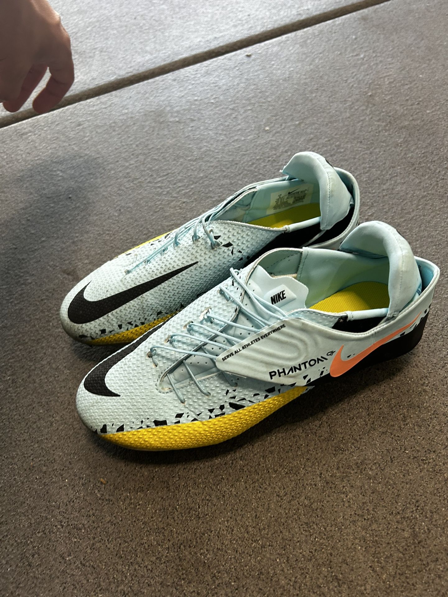 Soccer Shoes - Women’s 5