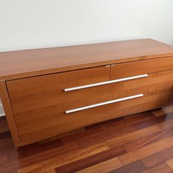 Real Wood Queen size bedroom set