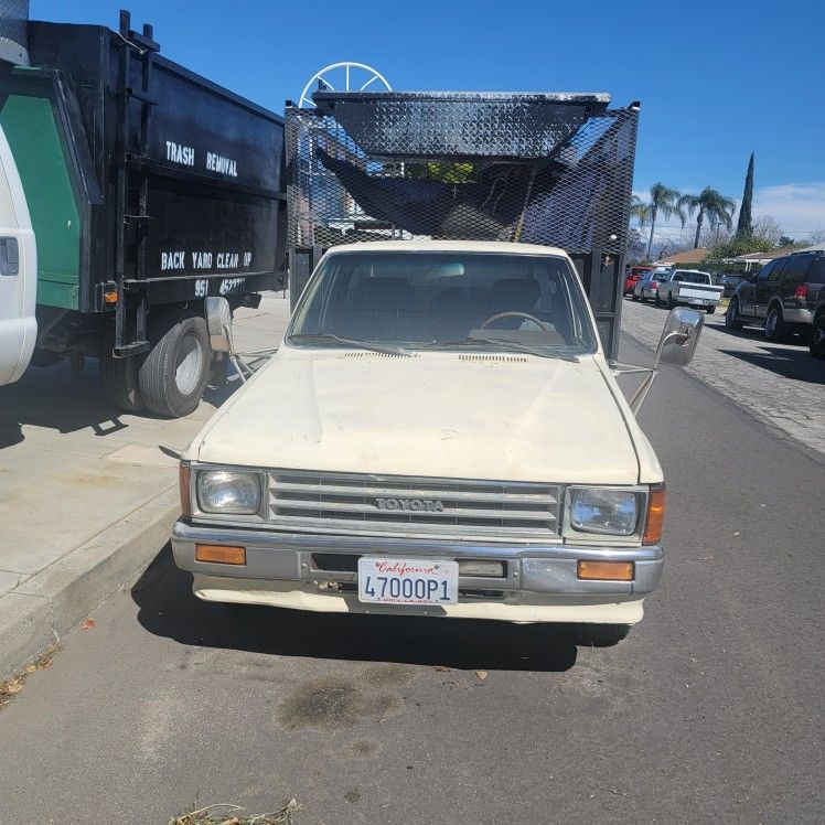 Toyota PK UP Para Trabajo Doble Rodado En Venta