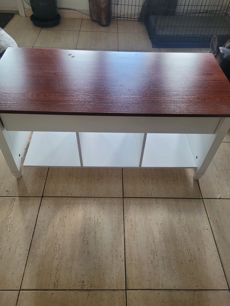 Center Table ,good Condition