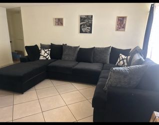 (ANY COLOR CUSTOMIZABLE) Brand New Sectional