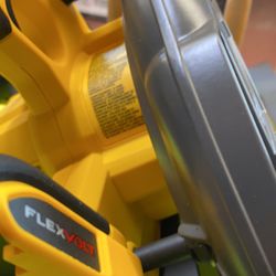 DEWALT FLEXVOLT 60-Volt MAX Cordless Brushless 7-1/4 in. Circular Saw with Brake (Tool-Only)