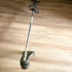 Echo 225 Trimmer.  Runs Perfect 