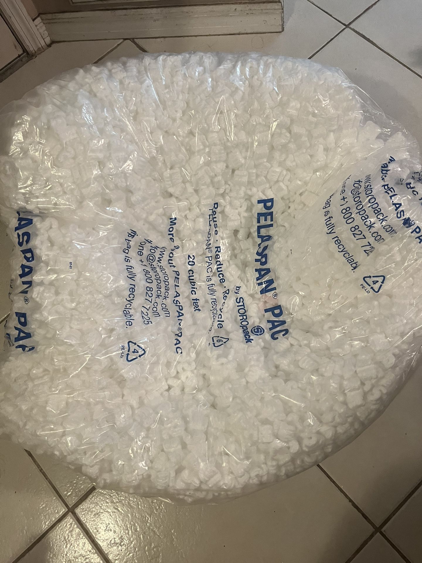 Packing peanuts 