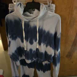 Medium Joggers Outfit 
