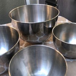 Mixing Bowls 