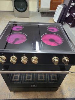 2025 forno glasstop stove (delivery available)