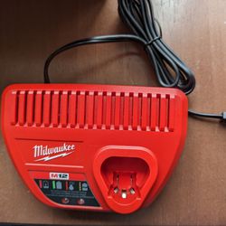Milwaukee M12 Battery Charger