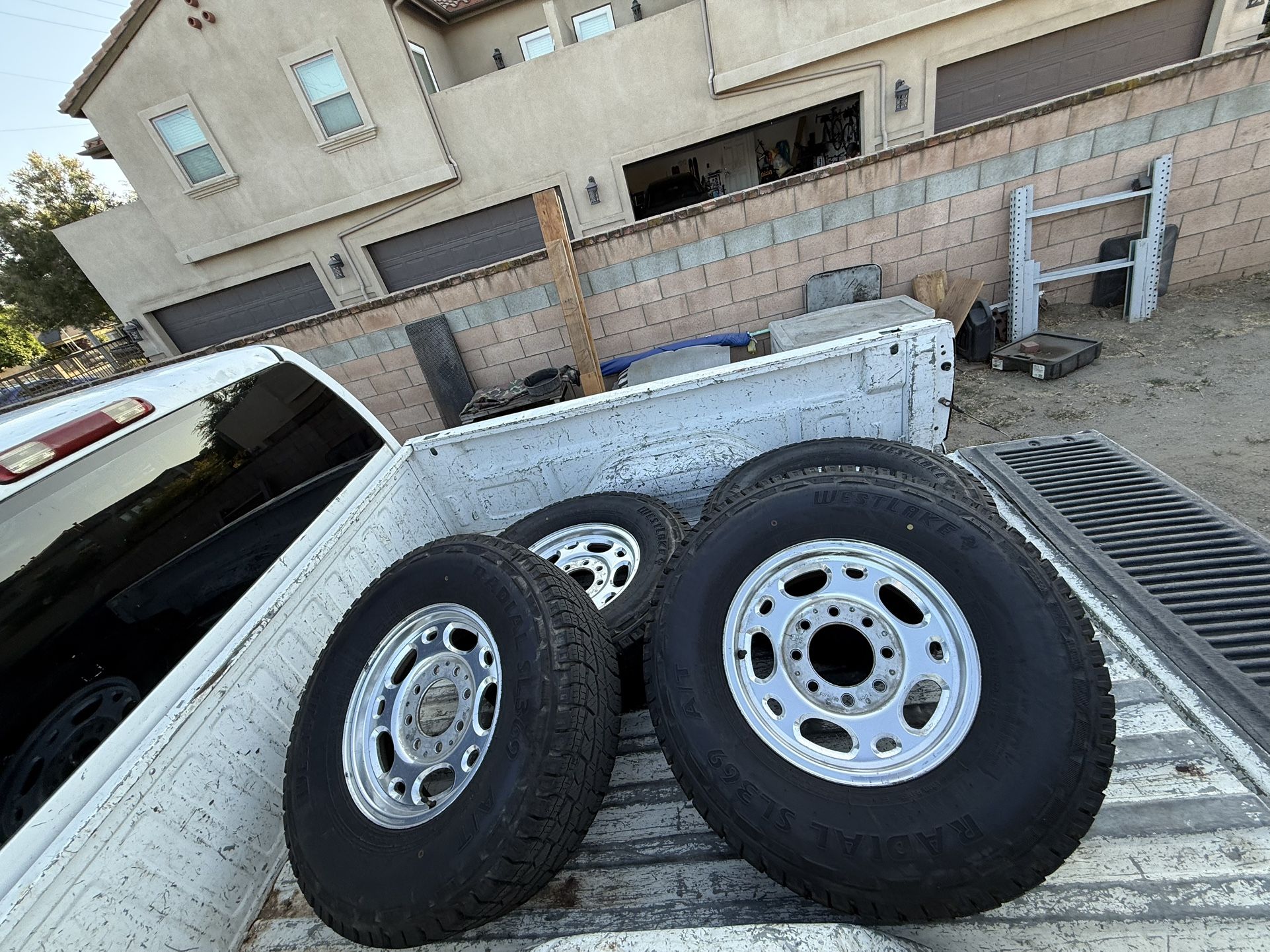 2003 GMC 2500 8 Lug Wheels