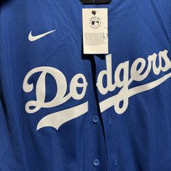 2XL BRAND NEW DODGERS JERSEY 