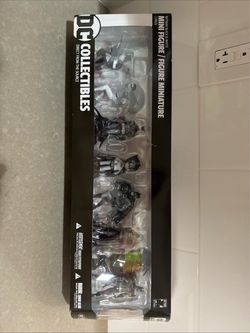 DC Collectibles Batman Black & White Mini Figure 7-Pack