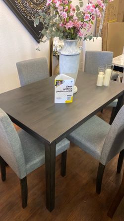 5 pc new dining set