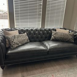 Leather gray living set / sofas and couches