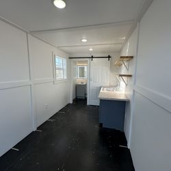 20ft Shipping Container Studio Apartment/ Office 