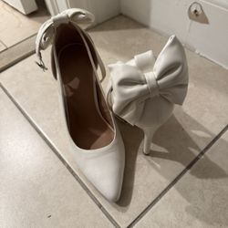 Bow Ankle Strap Pumps 