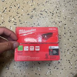 Milwaukee 1 in. Insulated Cable Staples for M12 Cable Stapler (600 Per Box)