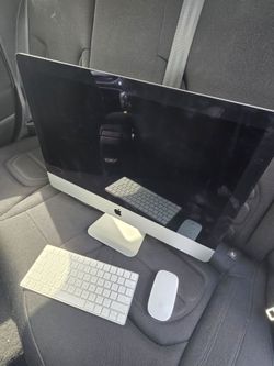 Apple iMac with Magic Keyboard and Mouse