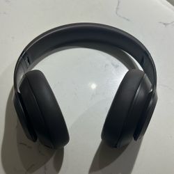 Beats Studio Pro 
