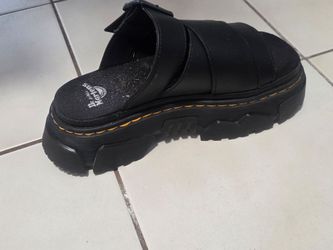 Dr. Martens /air wave/wedge