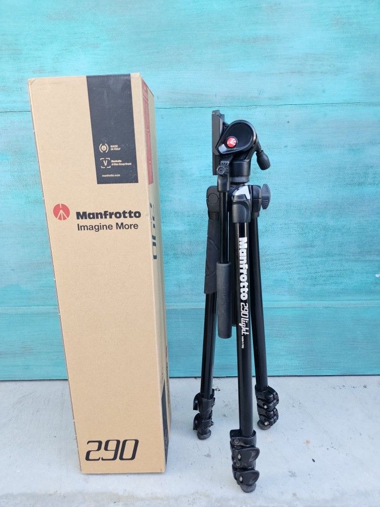 Manfrotto 290 Light Tripod