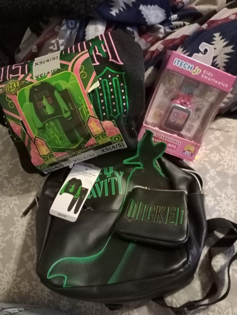 BNWT WICKED BACK PACK ,2 PC SET AND SMART STOP WATCH 