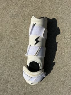 Bruce Bolt Leg Guard