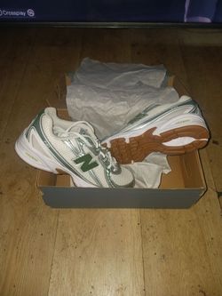 New Balance Grey / Green