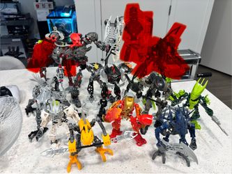Lego BIONICLE Lot (Takanuva, Golden Tahu, Maxilos, Rahkshi, and more!)