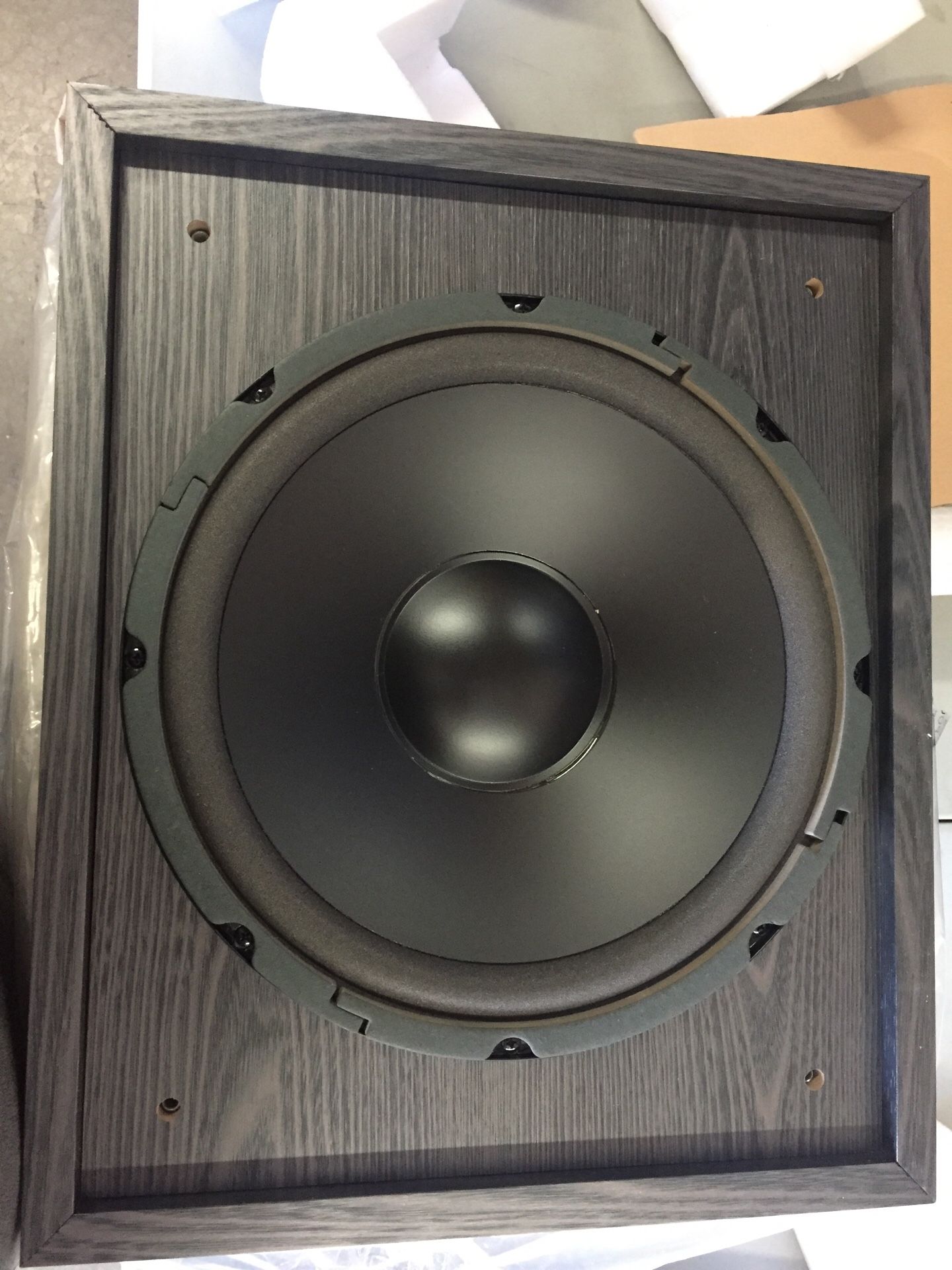 Bic America subwoofer Model V1220