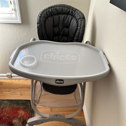 Chicco Gray Baby High Chair - Stylish and Functional!