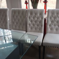 4 Cream Tufted Chairs For 200