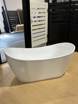 Acrylic bathtub 65” x 31.5” - New