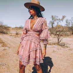 Rosevelvet pink lace dress with open back  Women Size Small