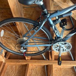  TREK MULTITRACK 7200 Bike 