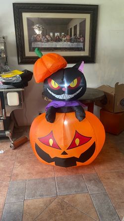 New 5 Ft Halloween inflatable