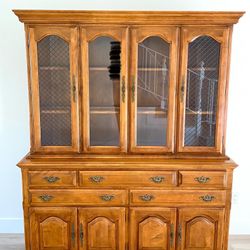 CHINA CABINET HUTCH SHELF LIGHTED, MAPLE WOOD, CLEAN!!