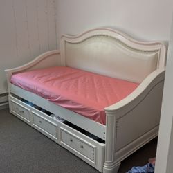 This Bed Has Draws In It Too, You Can Put Your Clothes In It, etc