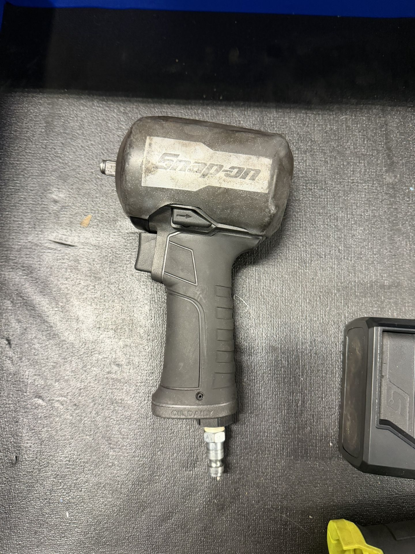 Snap On 3/8 stubby air impact