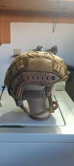 Tactical ballistic helmet