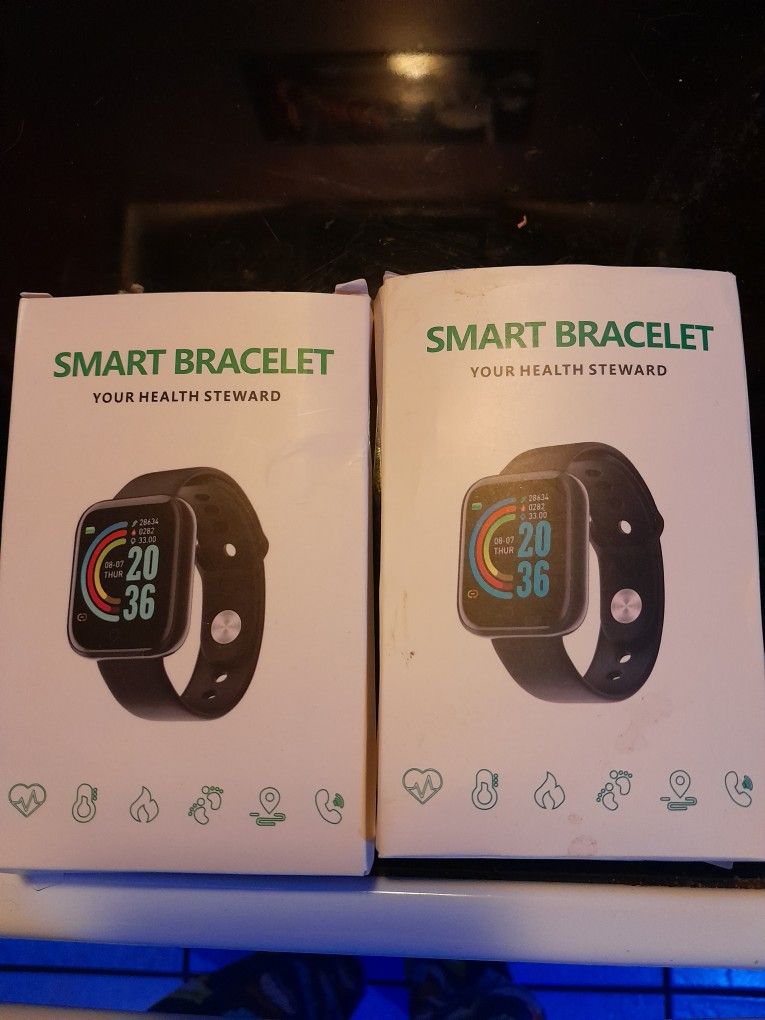 2 Smart Bracelets