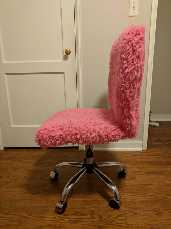 Pink Fluffy Chair Good Condition For In Seattle Wa Offerup Pink Fluffy Chair Good Condition