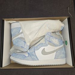 Jordan 1 Hyper Royal Smoke Size 9