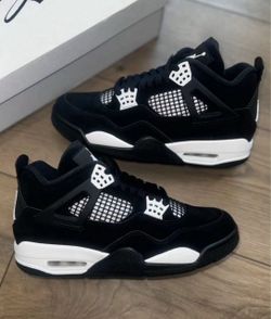 Jordan 4’s White thunder