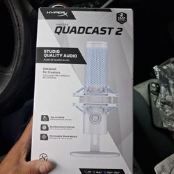 QUADCAST 2 MICROPHONE